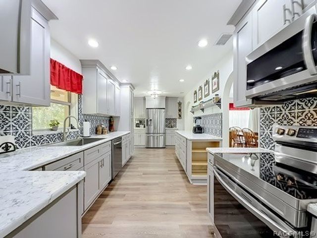 3050 W Blossom Drive, Beverly Hills, FL 34465