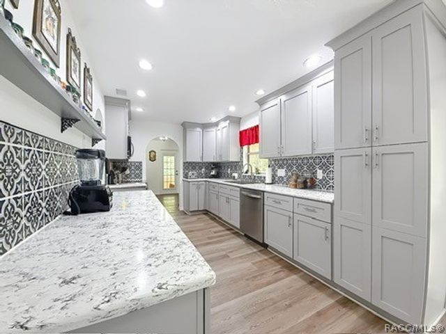 3050 W Blossom Drive, Beverly Hills, FL 34465