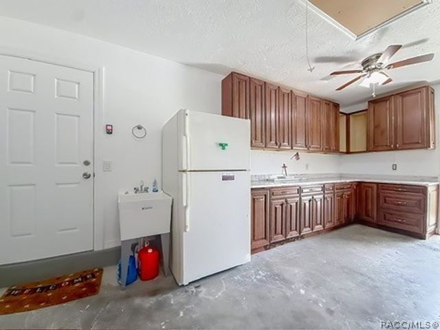 3050 W Blossom Drive, Beverly Hills, FL 34465