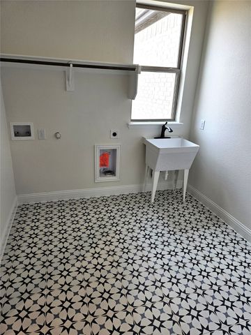 1453 Enloe Road, Howe, TX 75459