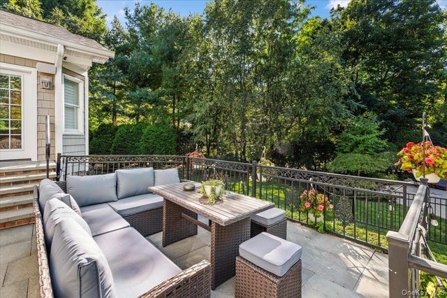 6 Maureen Drive, Mount Sinai, NY 11766