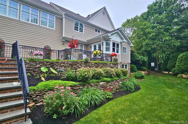 6 Maureen Drive, Mount Sinai, NY 11766