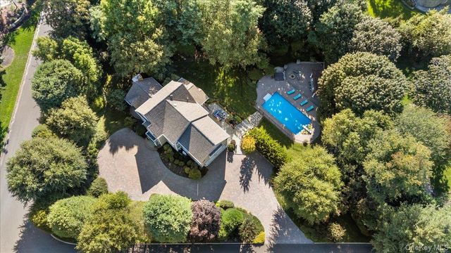 6 Maureen Drive, Mount Sinai, NY 11766