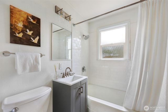 8044 38th Avenue NE, Seattle, WA 98115