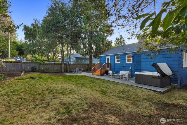 8044 38th Avenue NE, Seattle, WA 98115