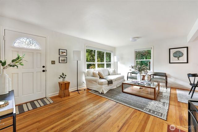 8044 38th Avenue NE, Seattle, WA 98115