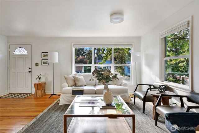 8044 38th Avenue NE, Seattle, WA 98115