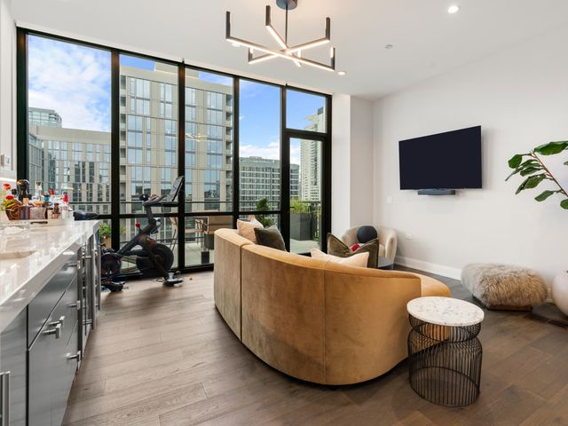 111 S Peoria Street PH03, Chicago, IL 60607
