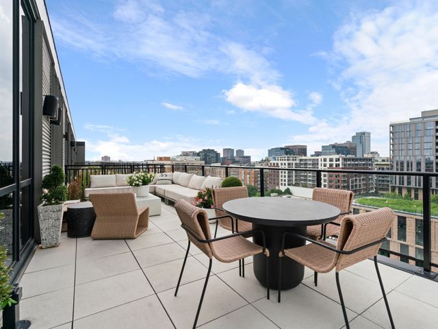 111 S Peoria Street PH03, Chicago, IL 60607