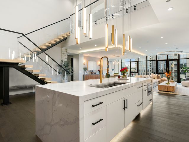 111 S Peoria Street PH03, Chicago, IL 60607