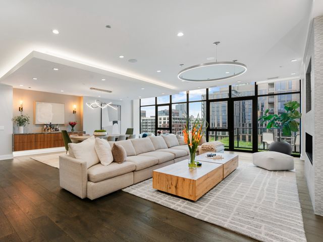 111 S Peoria Street PH03, Chicago, IL 60607