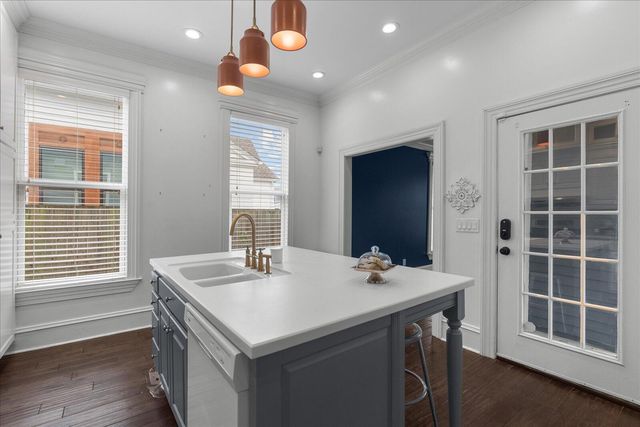 2111 Kirby Avenue, Chattanooga, TN 37404