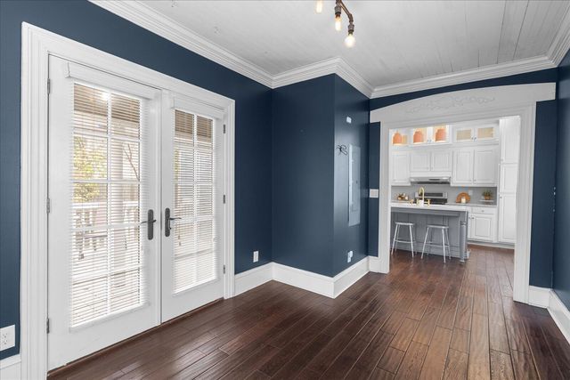 2111 Kirby Avenue, Chattanooga, TN 37404