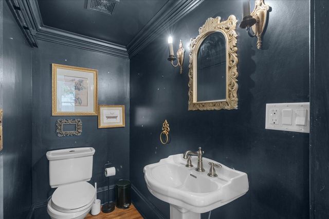 2111 Kirby Avenue, Chattanooga, TN 37404