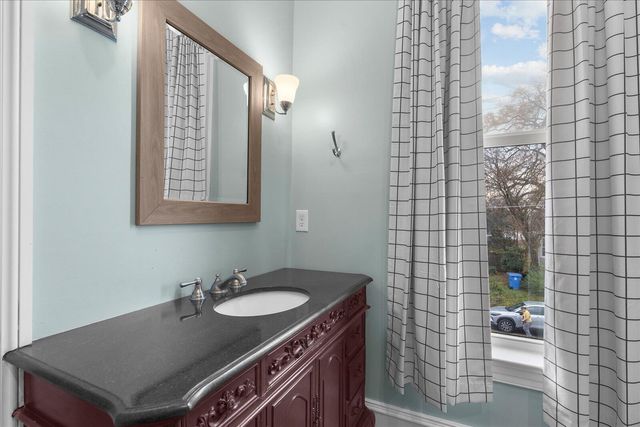 2111 Kirby Avenue, Chattanooga, TN 37404