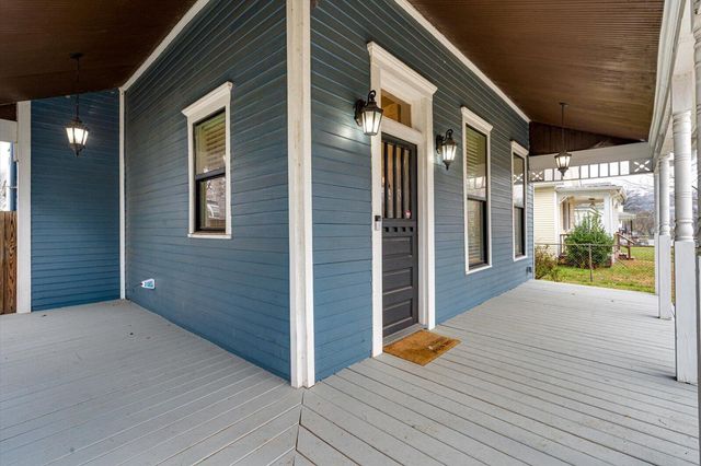 2111 Kirby Avenue, Chattanooga, TN 37404