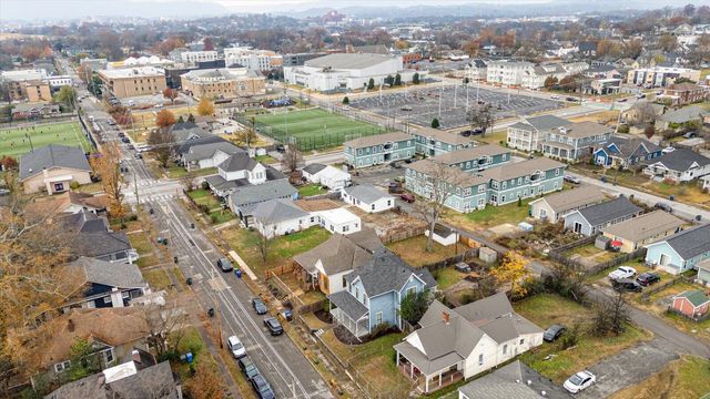 2111 Kirby Avenue, Chattanooga, TN 37404