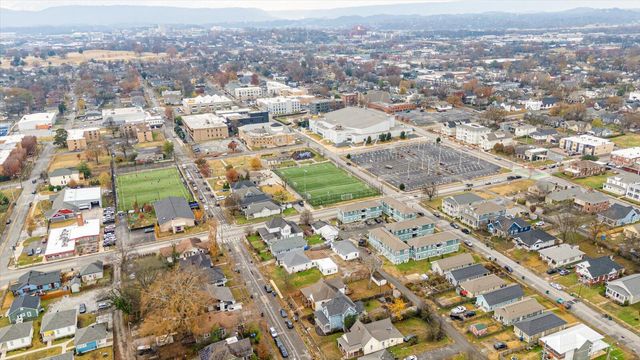 2111 Kirby Avenue, Chattanooga, TN 37404