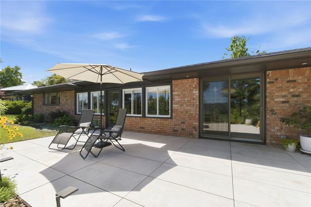 506 W Lakeview Drive, Springdale, AR 72764