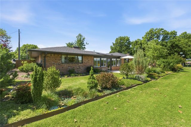 506 W Lakeview Drive, Springdale, AR 72764