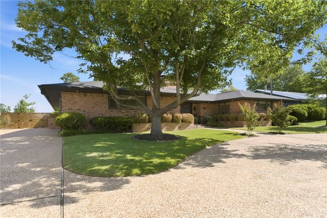 506 W Lakeview Drive, Springdale, AR 72764