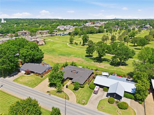 506 W Lakeview Drive, Springdale, AR 72764