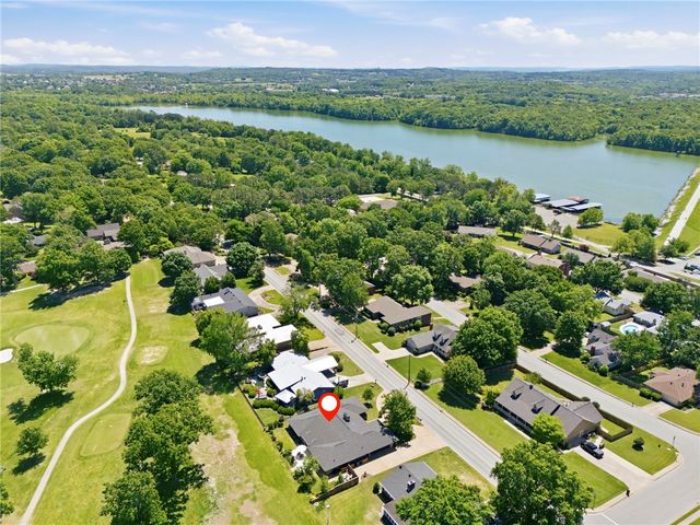 506 W Lakeview Drive, Springdale, AR 72764