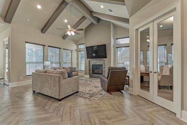 362 Cadence Hills Drive, Conroe, TX 77318