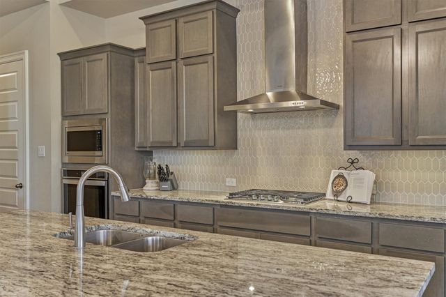 362 Cadence Hills Drive, Conroe, TX 77318