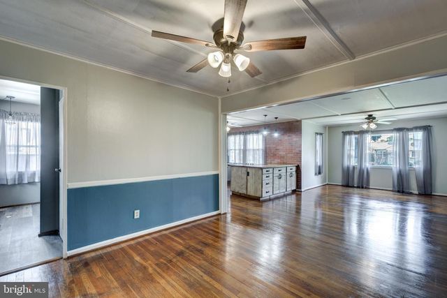 231 E HIGH ST, New Oxford, PA 17350