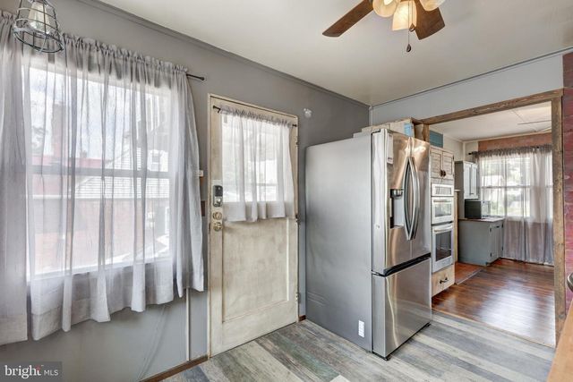 231 E HIGH ST, New Oxford, PA 17350