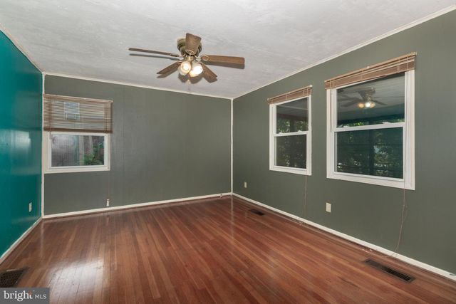 231 E HIGH ST, New Oxford, PA 17350