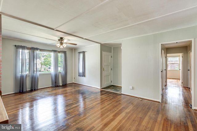 231 E HIGH ST, New Oxford, PA 17350