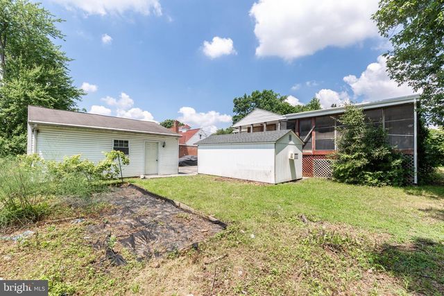231 E HIGH ST, New Oxford, PA 17350
