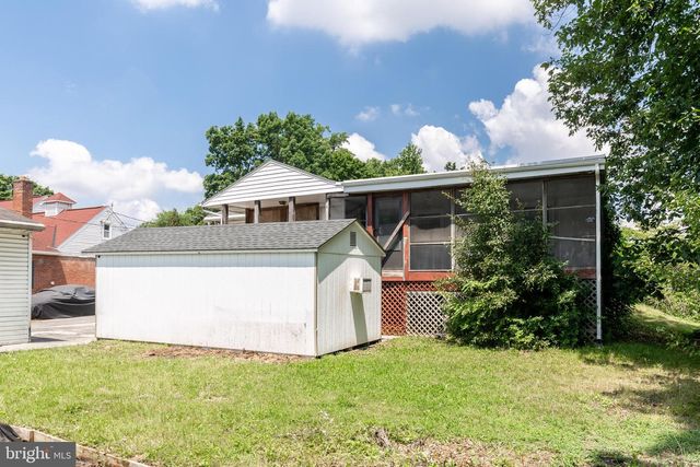 231 E HIGH ST, New Oxford, PA 17350