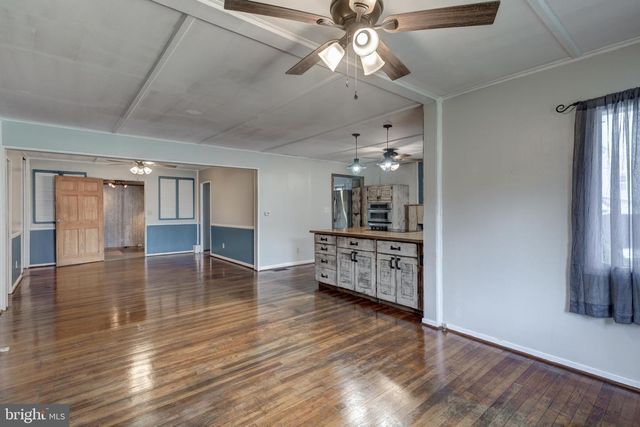 231 E HIGH ST, New Oxford, PA 17350