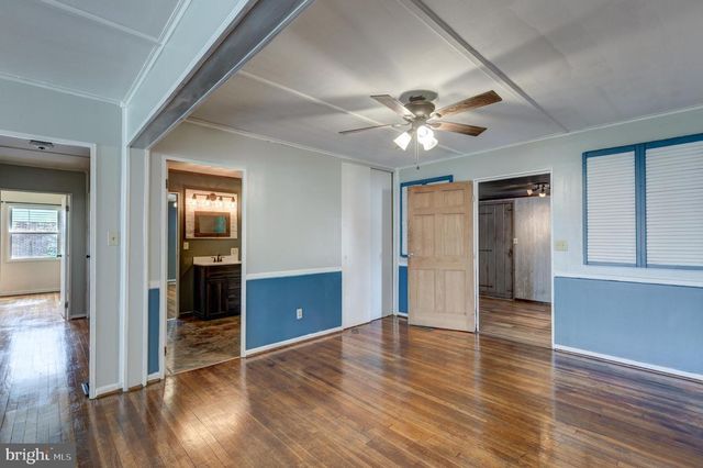 231 E HIGH ST, New Oxford, PA 17350