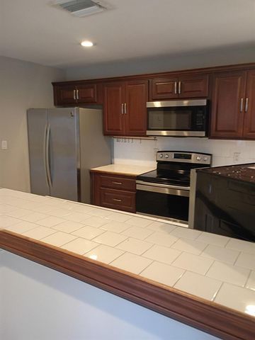 3071 SW 45th Street, Dania Beach, FL 33312