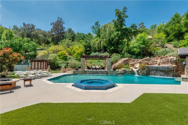 5824 JED SMITH Road, Hidden Hills, CA 91302