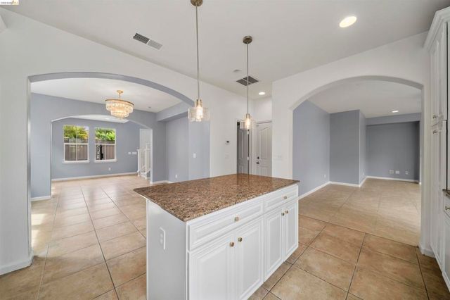 423 Toscana Way, Hayward, CA 94545