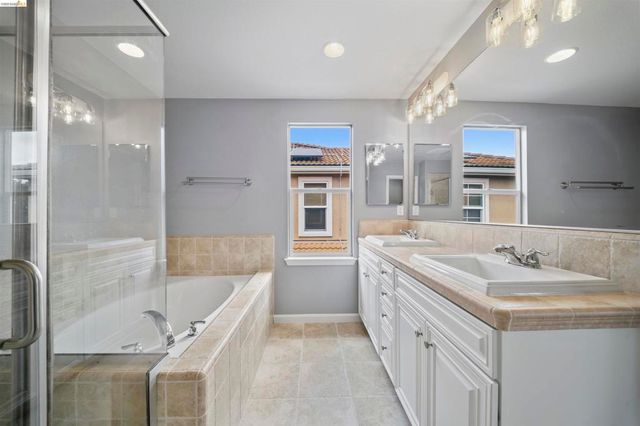 423 Toscana Way, Hayward, CA 94545