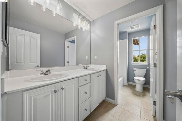 423 Toscana Way, Hayward, CA 94545