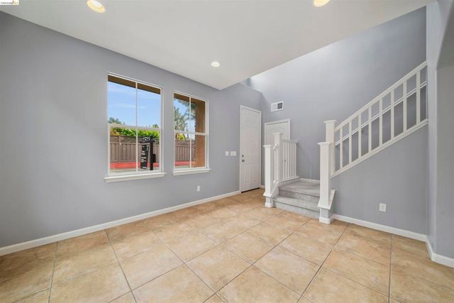 423 Toscana Way, Hayward, CA 94545