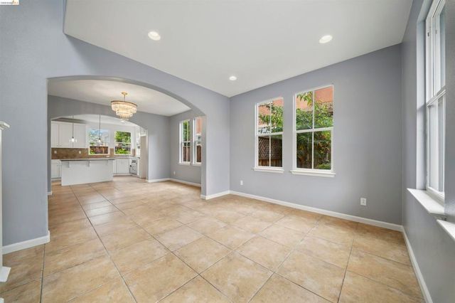 423 Toscana Way, Hayward, CA 94545