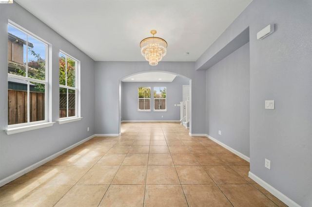 423 Toscana Way, Hayward, CA 94545
