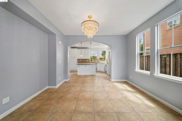 423 Toscana Way, Hayward, CA 94545