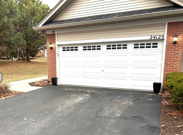 24129 W Walnut Circle, Plainfield, IL 60585