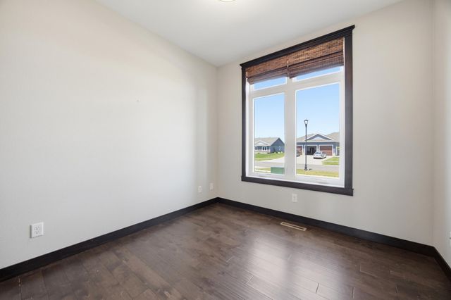 2736 70th Avenue S, Fargo, ND 58104