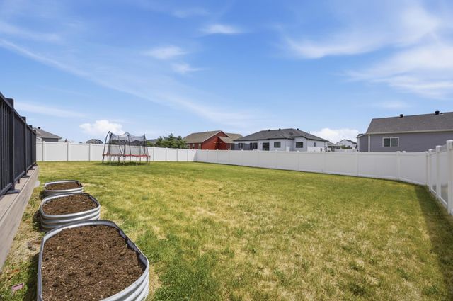 2736 70th Avenue S, Fargo, ND 58104