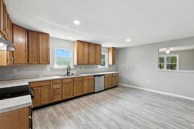 204 W Boyd Avenue, Bonham, TX 75418